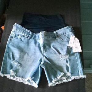 Time and Tru maternity shorts